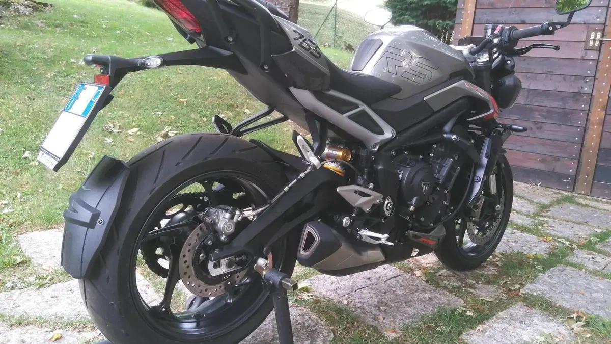 Triumph Street Triple 765 RS (2023 - 26)  (10)