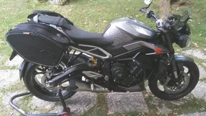 Triumph Street Triple 765 RS (2023 - 26)  (13)