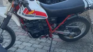 Honda XL 600 R (1983 - 86)  (3)