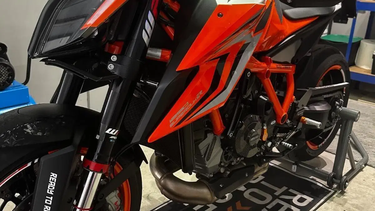 KTM 1290 Super Duke R (2022 - 23) 