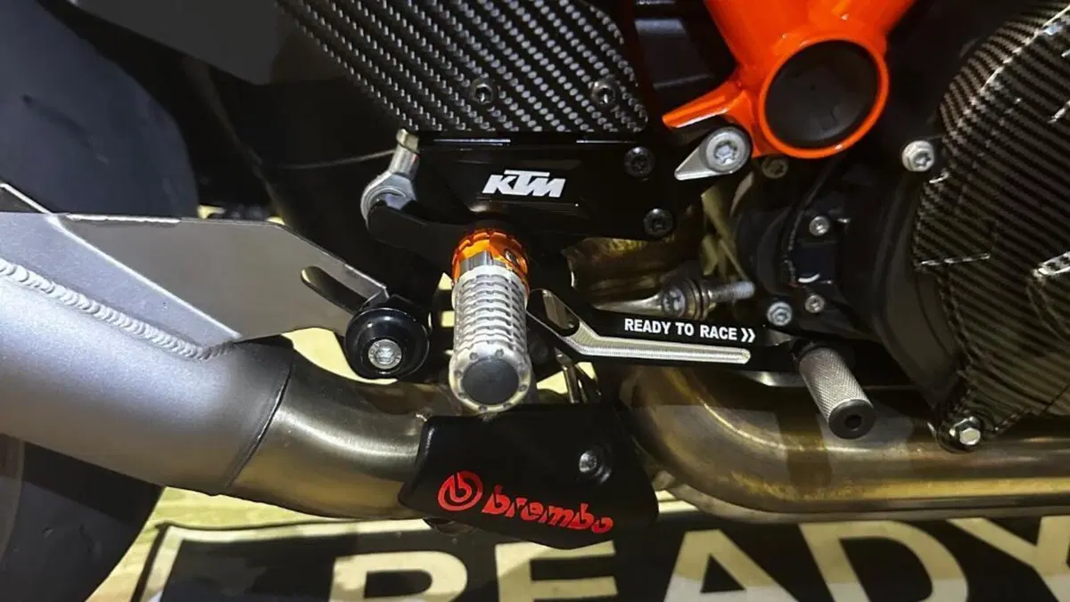 KTM 1290 Super Duke R (2022 - 23)  (8)