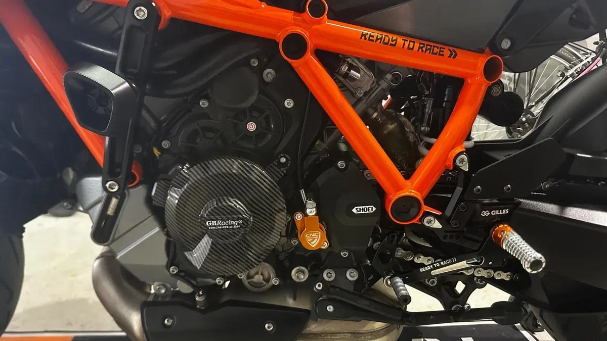 KTM 1290 Super Duke R (2022 - 23)  (11)