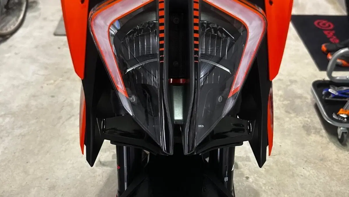 KTM 1290 Super Duke R (2022 - 23)  (12)