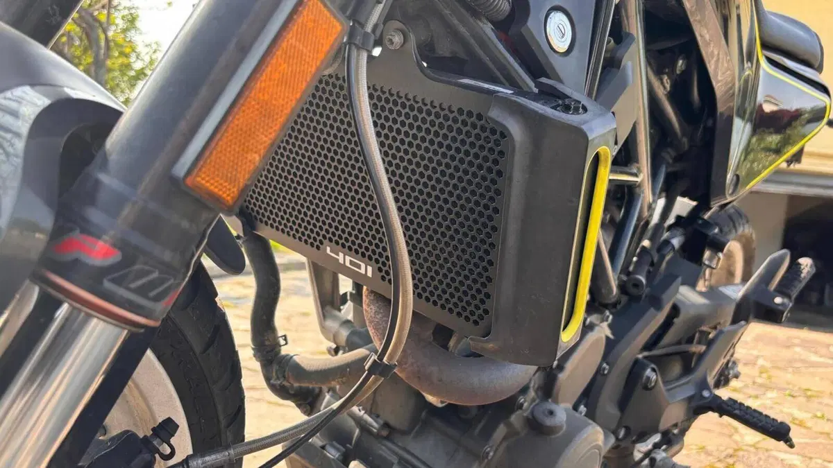 Husqvarna Svartpilen 401 (2018 - 19)  (4)