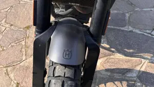 Husqvarna Svartpilen 401 (2018 - 19)  (5)