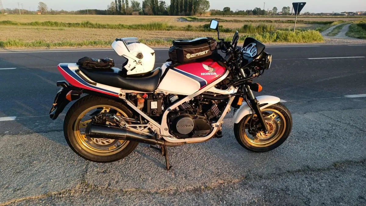 Honda   (6)
