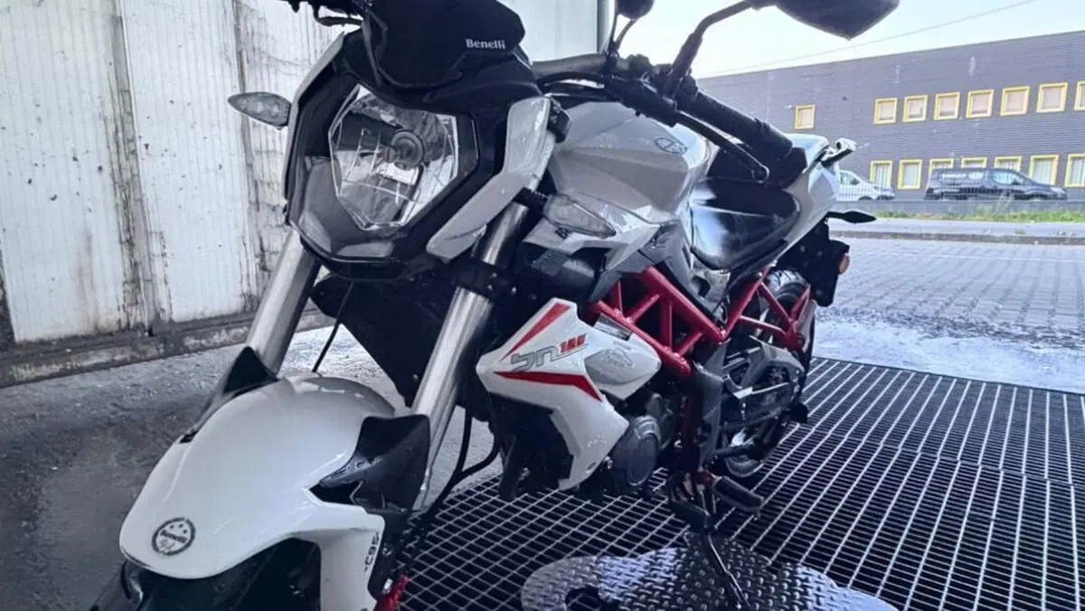 Benelli BN 125 (2018 - 20)  (2)