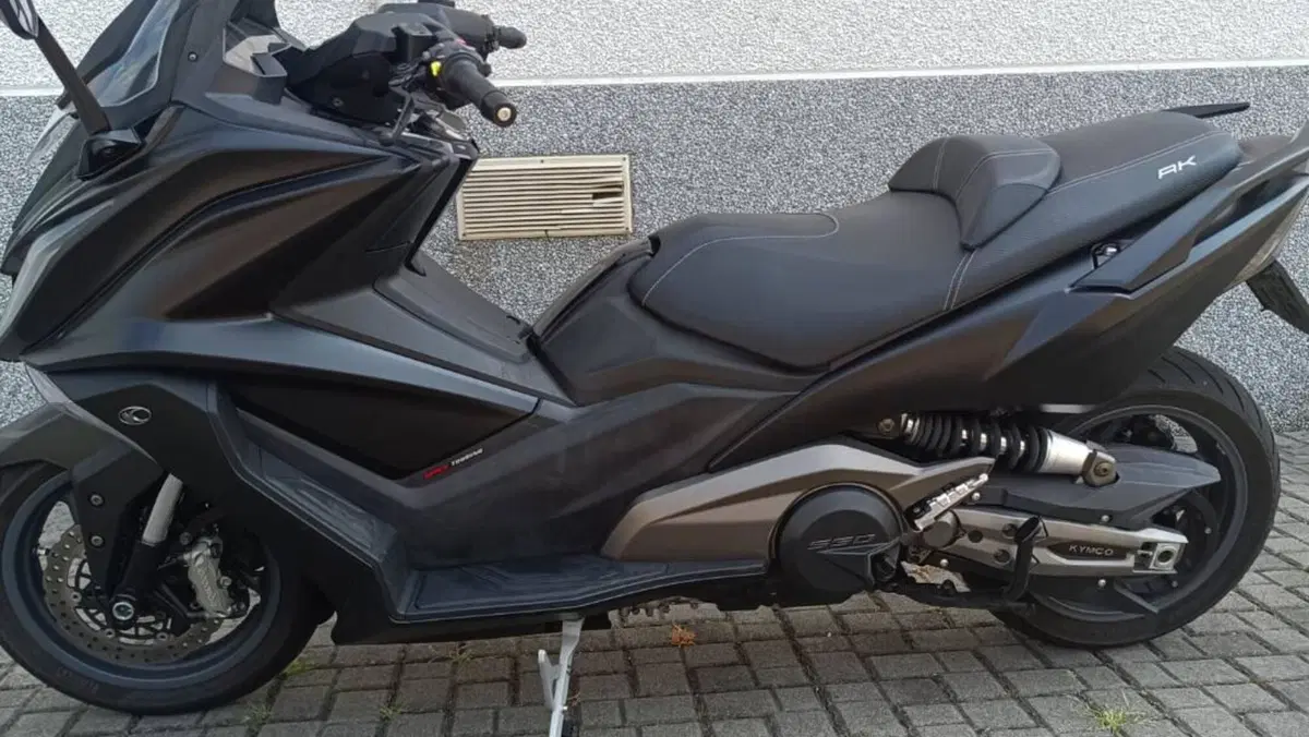 Kymco AK 550 ETS (2021 - 26)  (3)