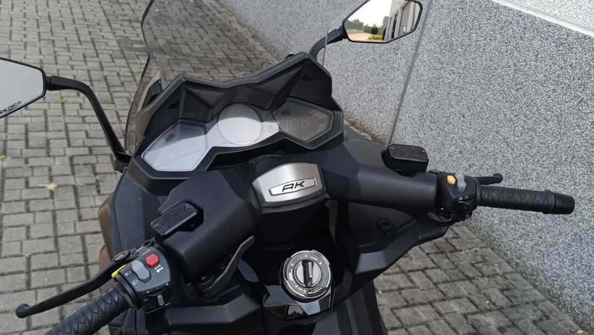 Kymco AK 550 ETS (2021 - 26)  (10)