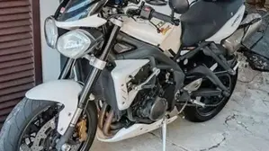 Triumph Street Triple R (2009 - 12) 