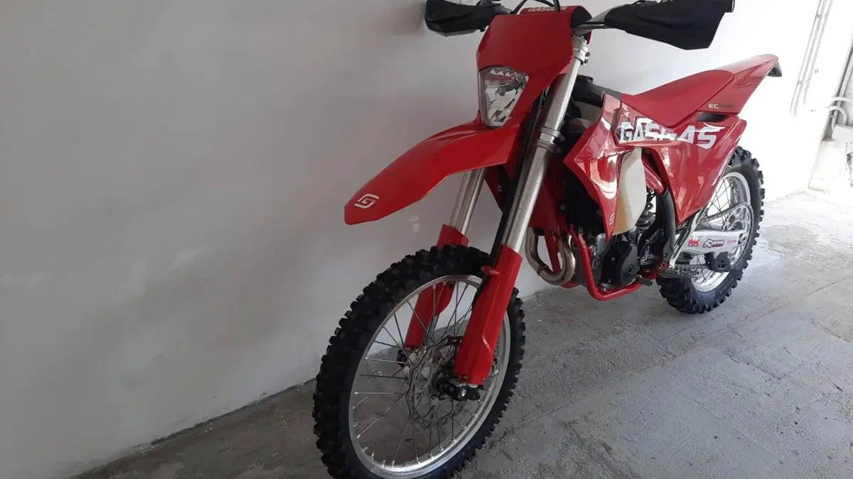 GASGAS EC 250 F (2024)  (2)