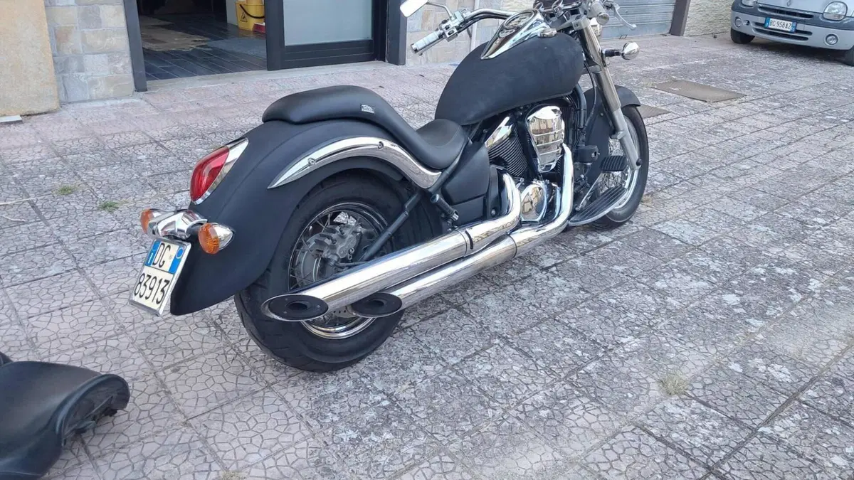 Kawasaki Vulcan VN 900 Classic (2006 - 10)  (2)