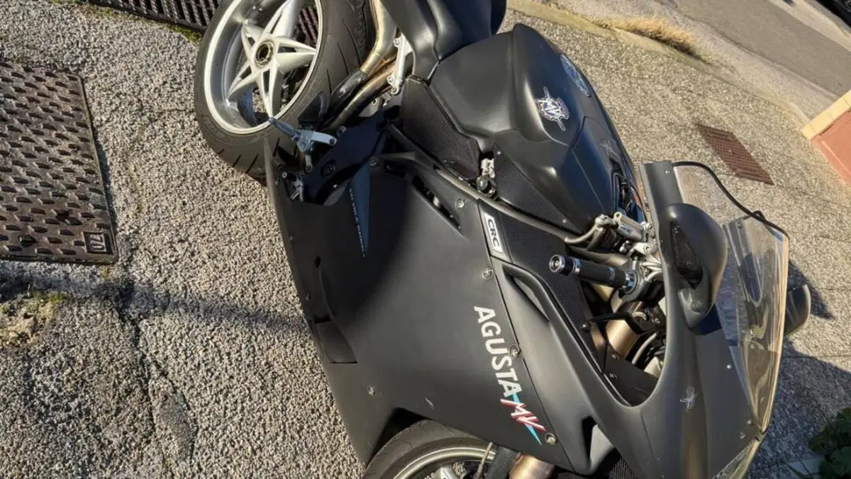 MV Agusta F4 750 S (2003 - 06)  (9)