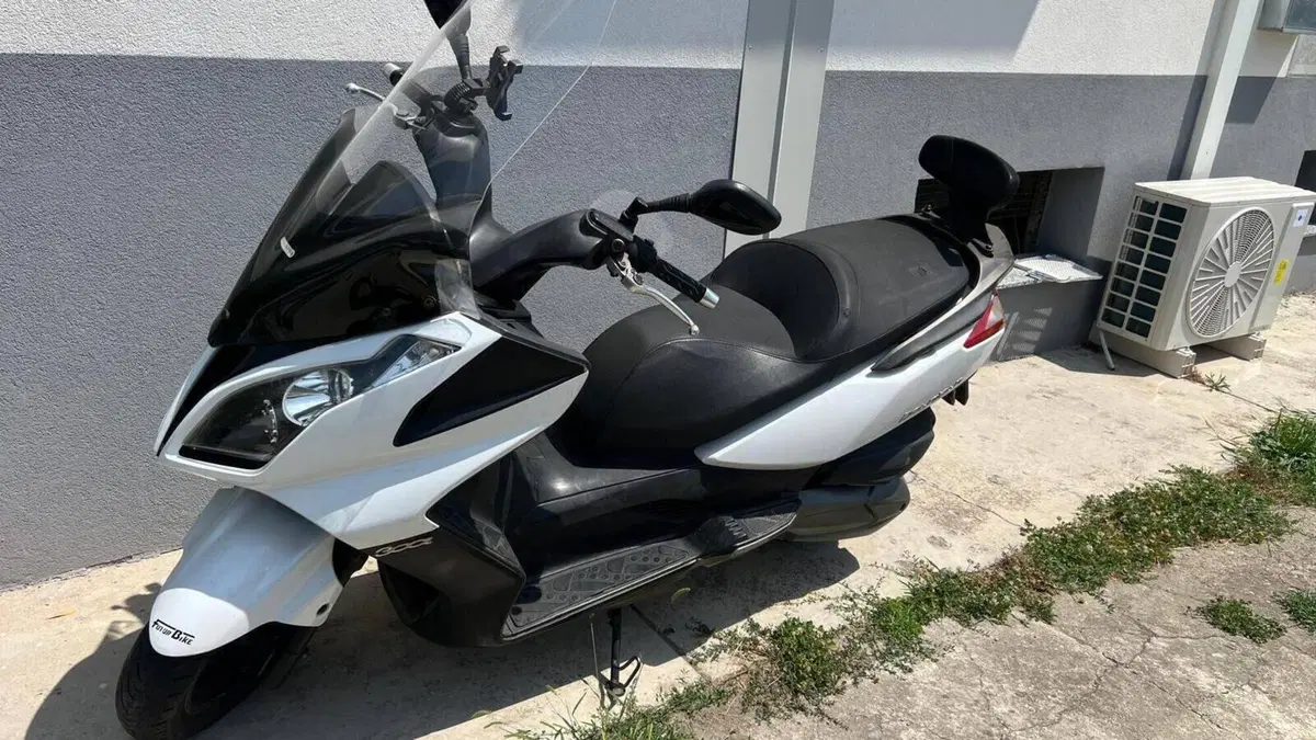 Kymco Downtown 300i (2009 - 17)  (4)