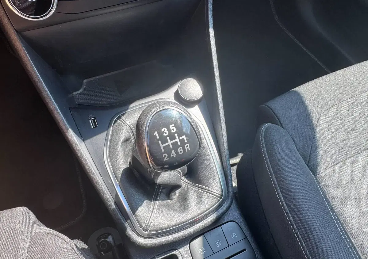 Ford Fiesta 1.0 Ecoboost Hybrid 125 CV 5 porte Titanium (19)