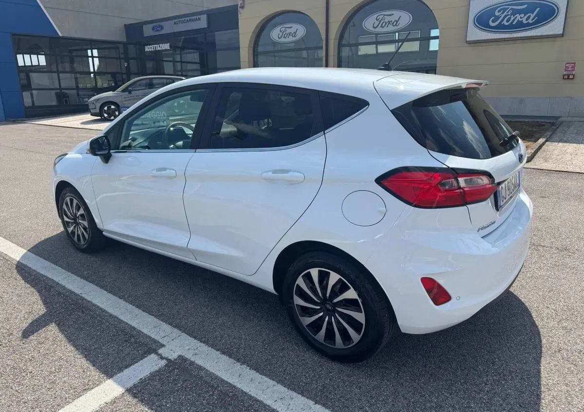 Ford Fiesta 1.0 Ecoboost Hybrid 125 CV 5 porte Titanium (4)
