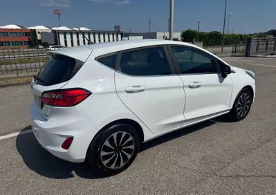 Ford Fiesta 1.0 Ecoboost Hybrid 125 CV 5 porte Titanium (3)