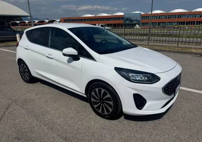 Ford Fiesta 1.0 Ecoboost Hybrid 125 CV 5 porte Titanium (2)