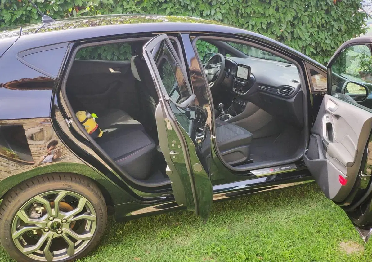 Ford Fiesta 1.5 EcoBlue 3 porte ST-Line (6)
