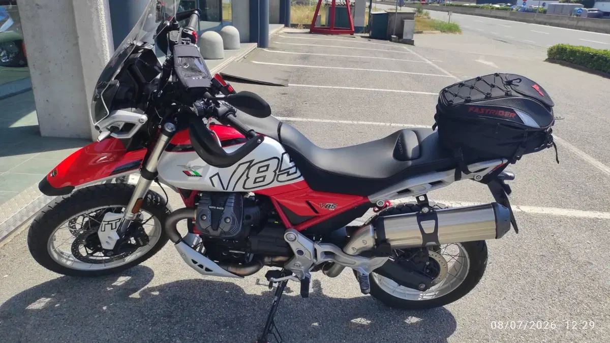 Moto Guzzi V85 TT (2024 - 26)  (6)