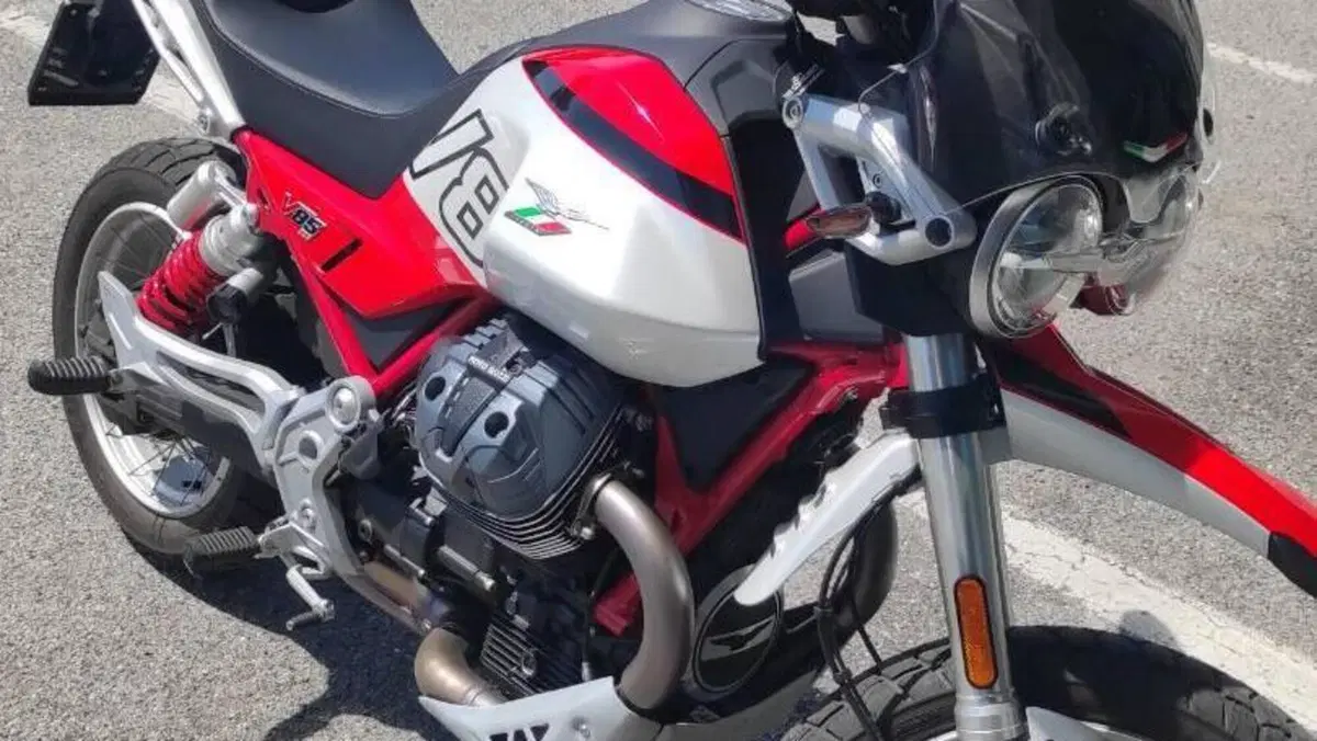 Moto Guzzi V85 TT (2024 - 26)  (9)