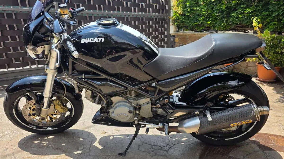 Ducati Monster 900 Dark I.E. (1999 - 02) 