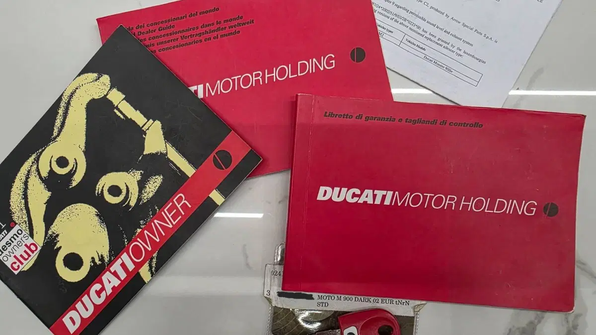 Ducati Monster 900 Dark I.E. (1999 - 02)  (12)