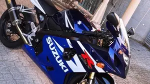 Suzuki GSX R 600 (2004 - 05)  (3)