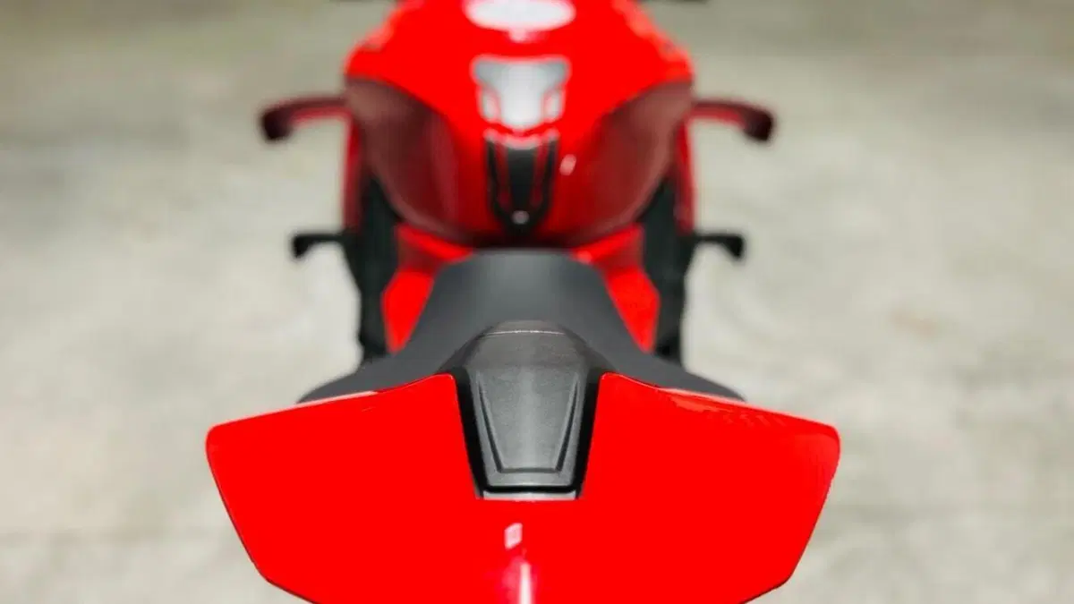 Ducati Streetfighter V4 S (2025 - 26)  (2)