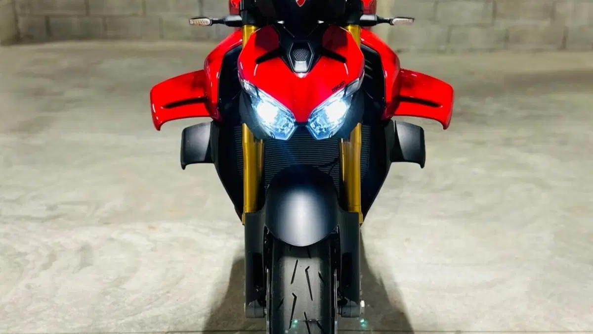 Ducati Streetfighter V4 S (2025 - 26)  (3)