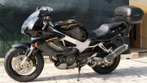 Honda VTR 1000 F Firestorm (1997 - 00)  (6)