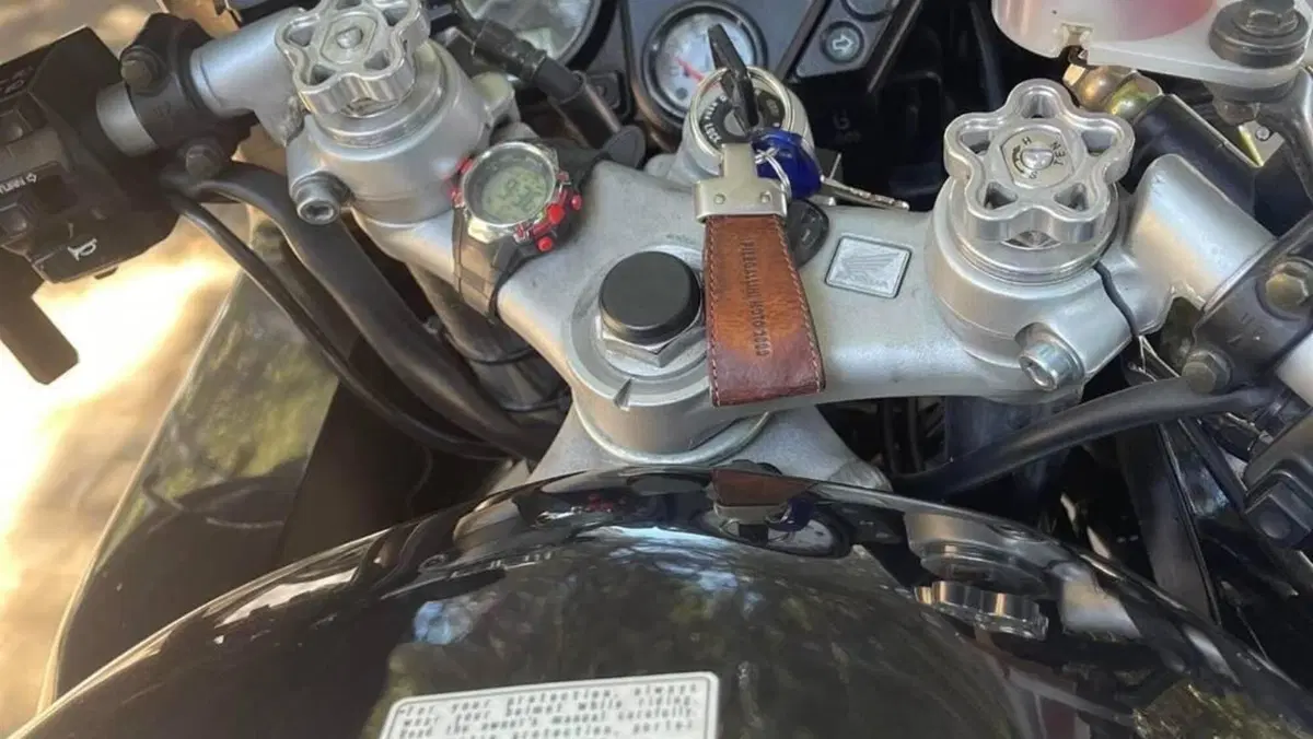 Honda VTR 1000 F Firestorm (1997 - 00)  (7)