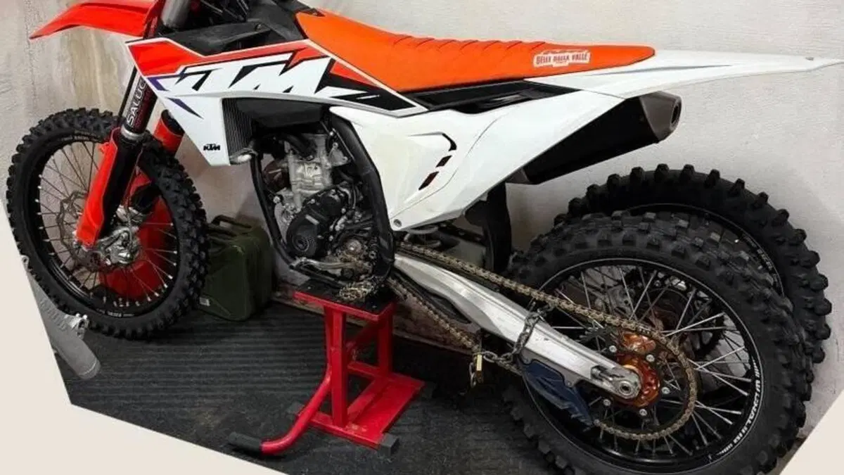 KTM 250 SX-F (2023) 
