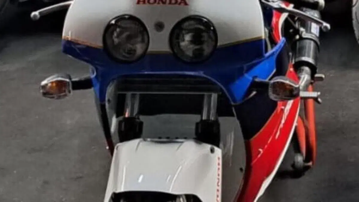 Honda VFR 750 F (1986 - 87) 