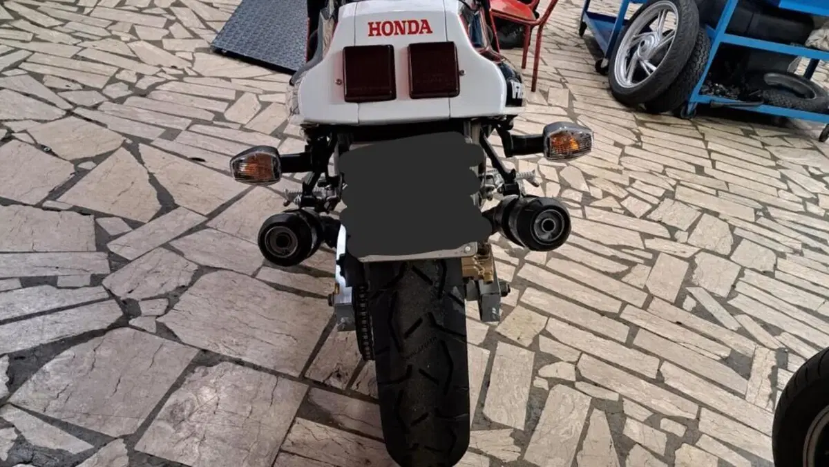 Honda VFR 750 F (1986 - 87)  (3)