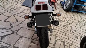 Honda VFR 750 F (1986 - 87)  (3)