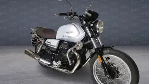 Moto Guzzi V7 Special (2021 - 24)  (2)