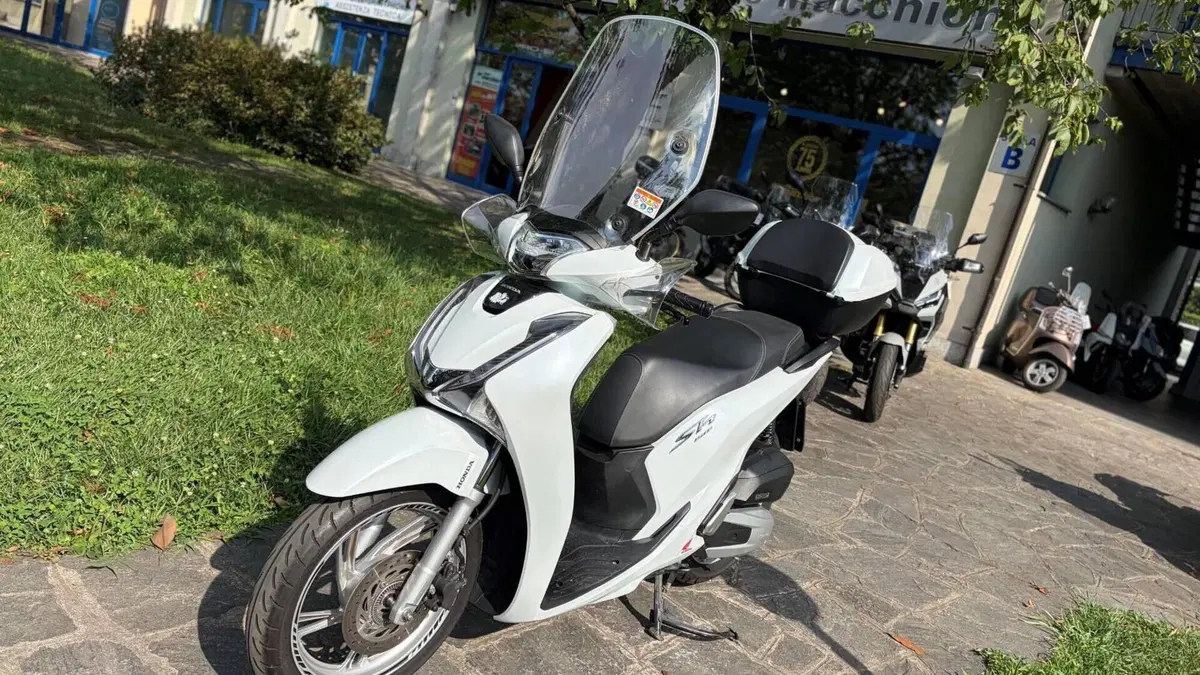 Honda SH 150i (2017 - 19)  (2)