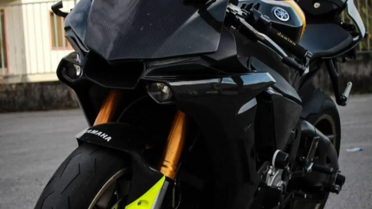 Yamaha YZF R1 60th Anniversary (2015 - 16)  (5)