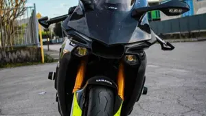 Yamaha YZF R1 60th Anniversary (2015 - 16)  (6)