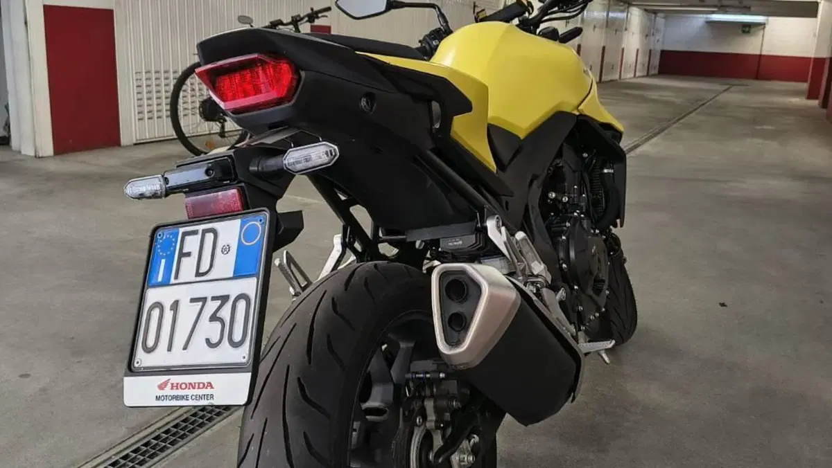Honda CB 750 Hornet (2023 - 24)  (3)