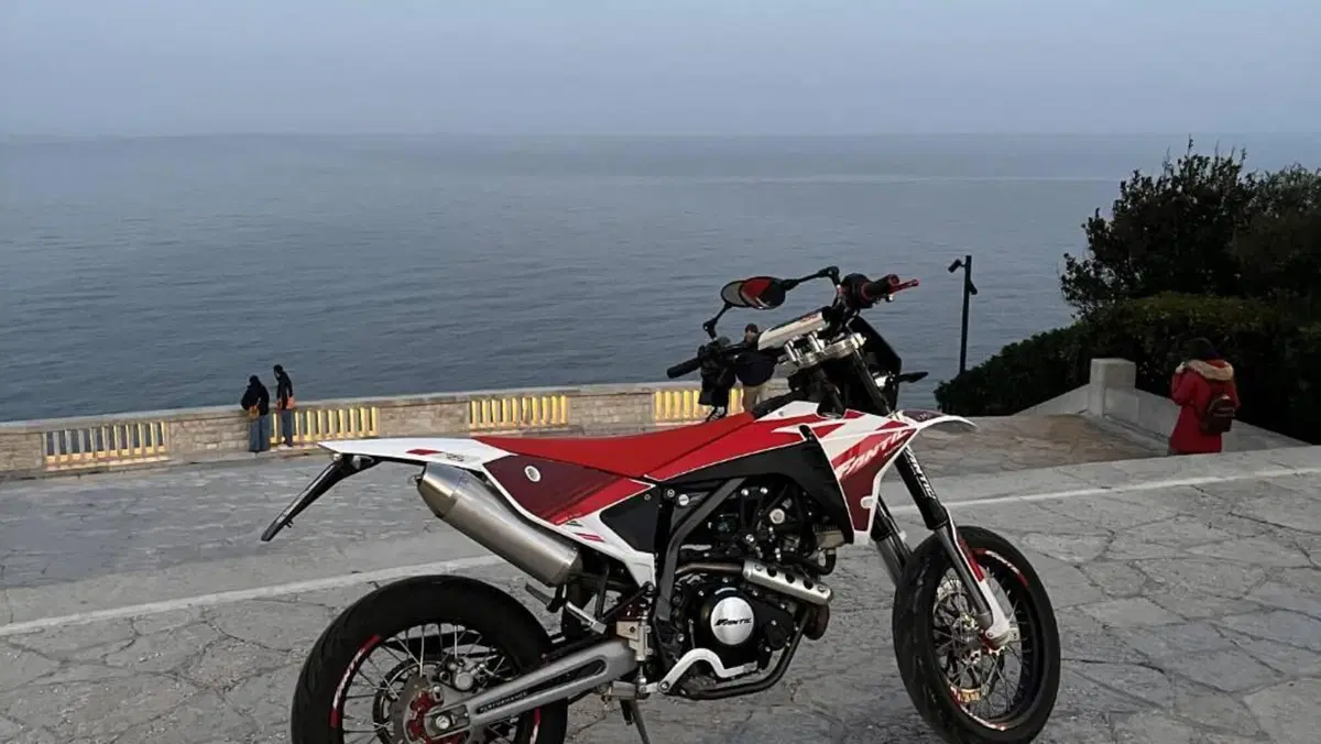 Fantic Motor XMF 125 Motard Performance 4T (2023 - 24)  (2)
