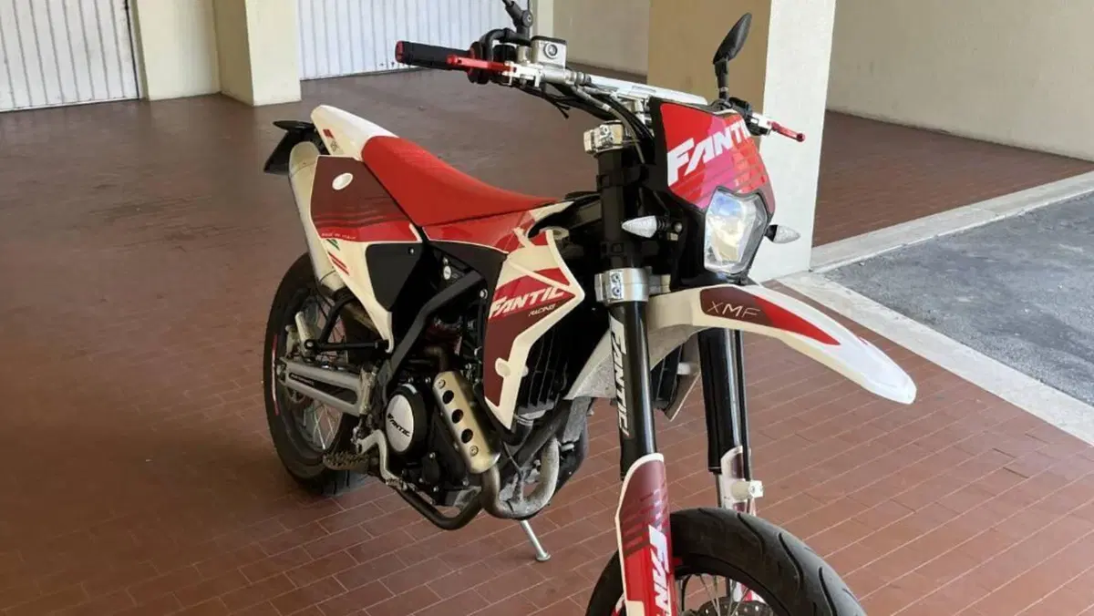 Fantic Motor XMF 125 Motard Performance 4T (2023 - 24)  (4)