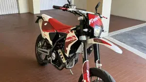 Fantic Motor XMF 125 Motard Performance 4T (2023 - 24)  (4)