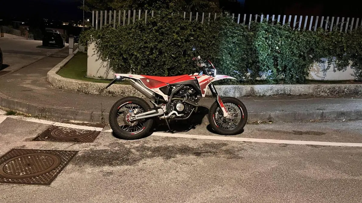 Fantic Motor XMF 125 Motard Performance 4T (2023 - 24)  (10)