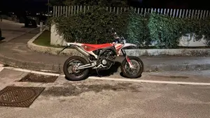 Fantic Motor XMF 125 Motard Performance 4T (2023 - 24)  (10)