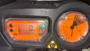 KTM 990 Adventure (2006 - 08)  (12)
