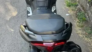 Yamaha T-Max 560 20° anniversario (2021)  (3)