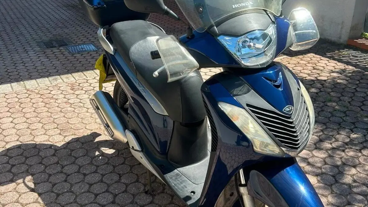 Honda SH 150i (2009 - 12)  (4)