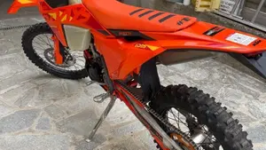 KTM 250 EXC-F Six Days (2025)  (5)